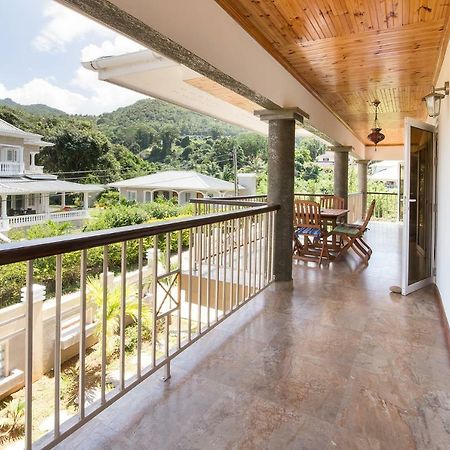 Flora'S Self Catering Apartments Victoria Bagian luar foto