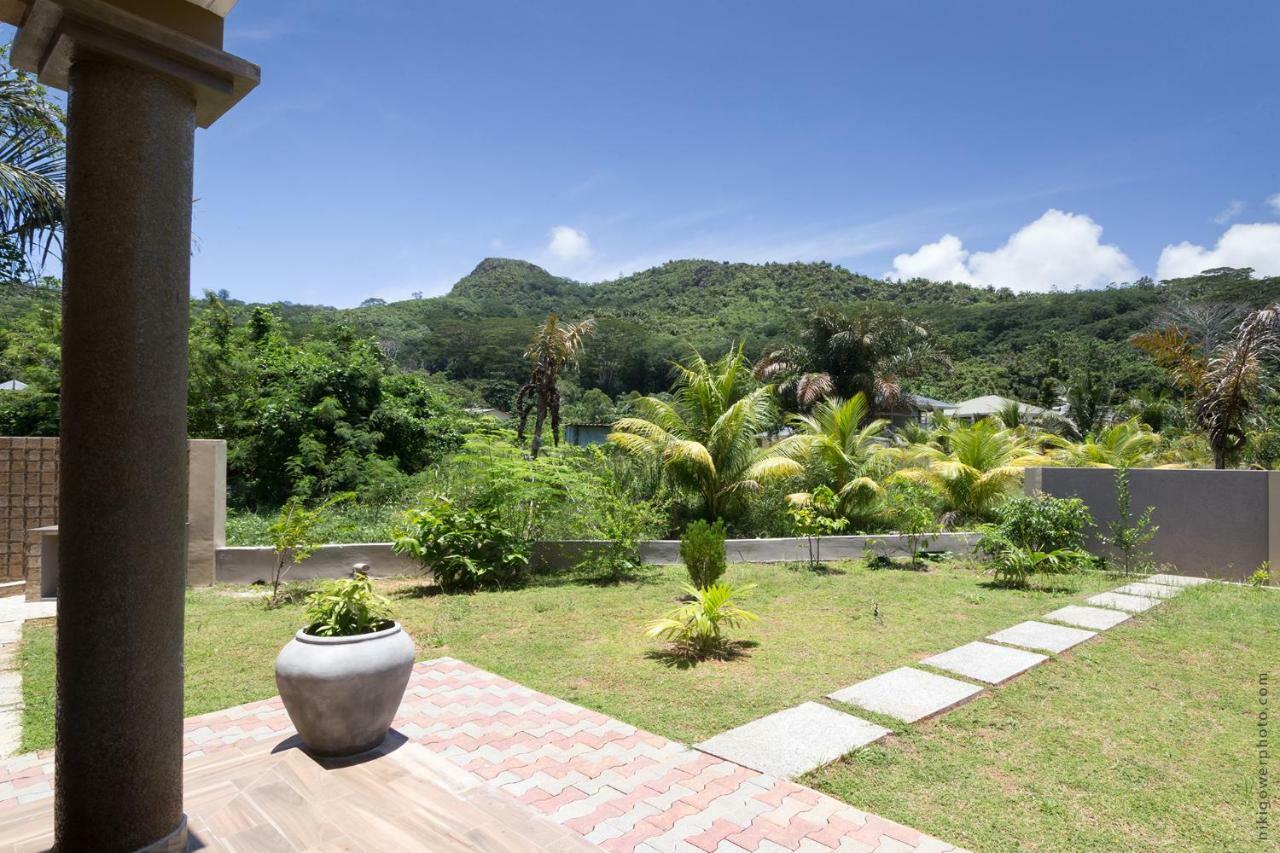 Flora'S Self Catering Apartments Victoria Bagian luar foto