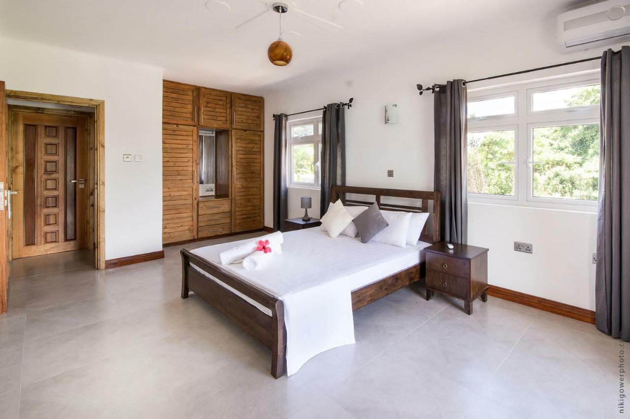 Flora'S Self Catering Apartments Victoria Bagian luar foto