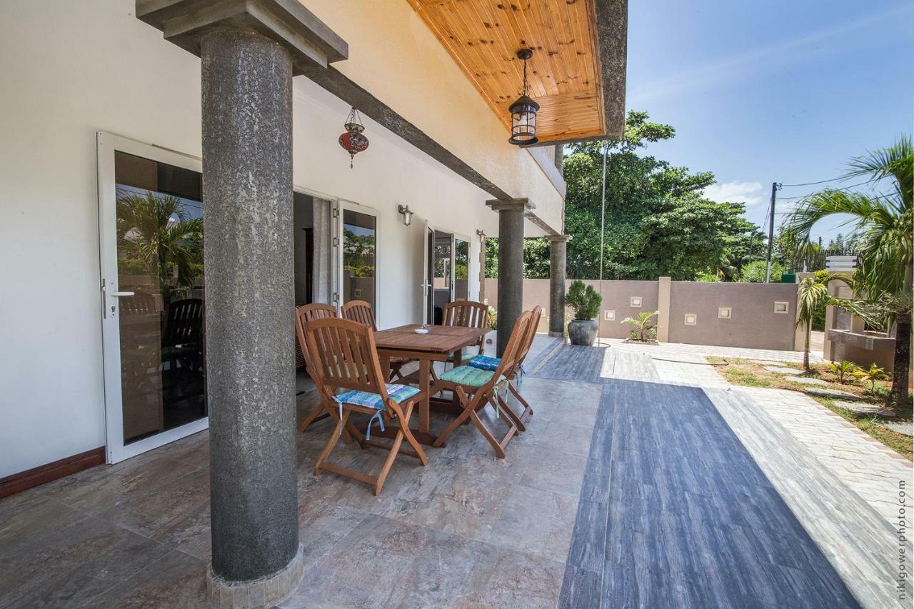 Flora'S Self Catering Apartments Victoria Bagian luar foto
